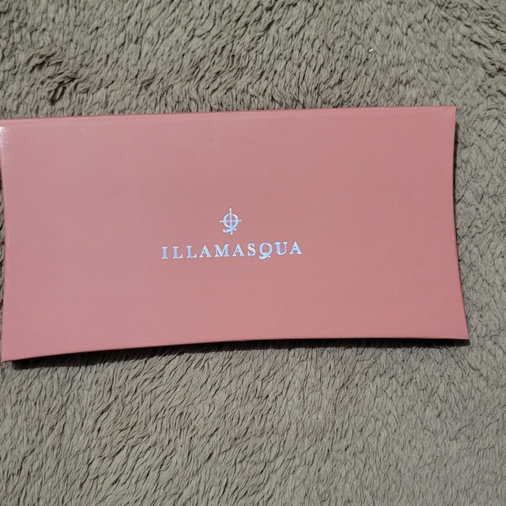 NIB Illamasqua unveiled artistry palette - Picture 3 of 5